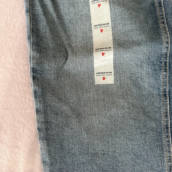Old Navy Jeans - Picture 5 of 6